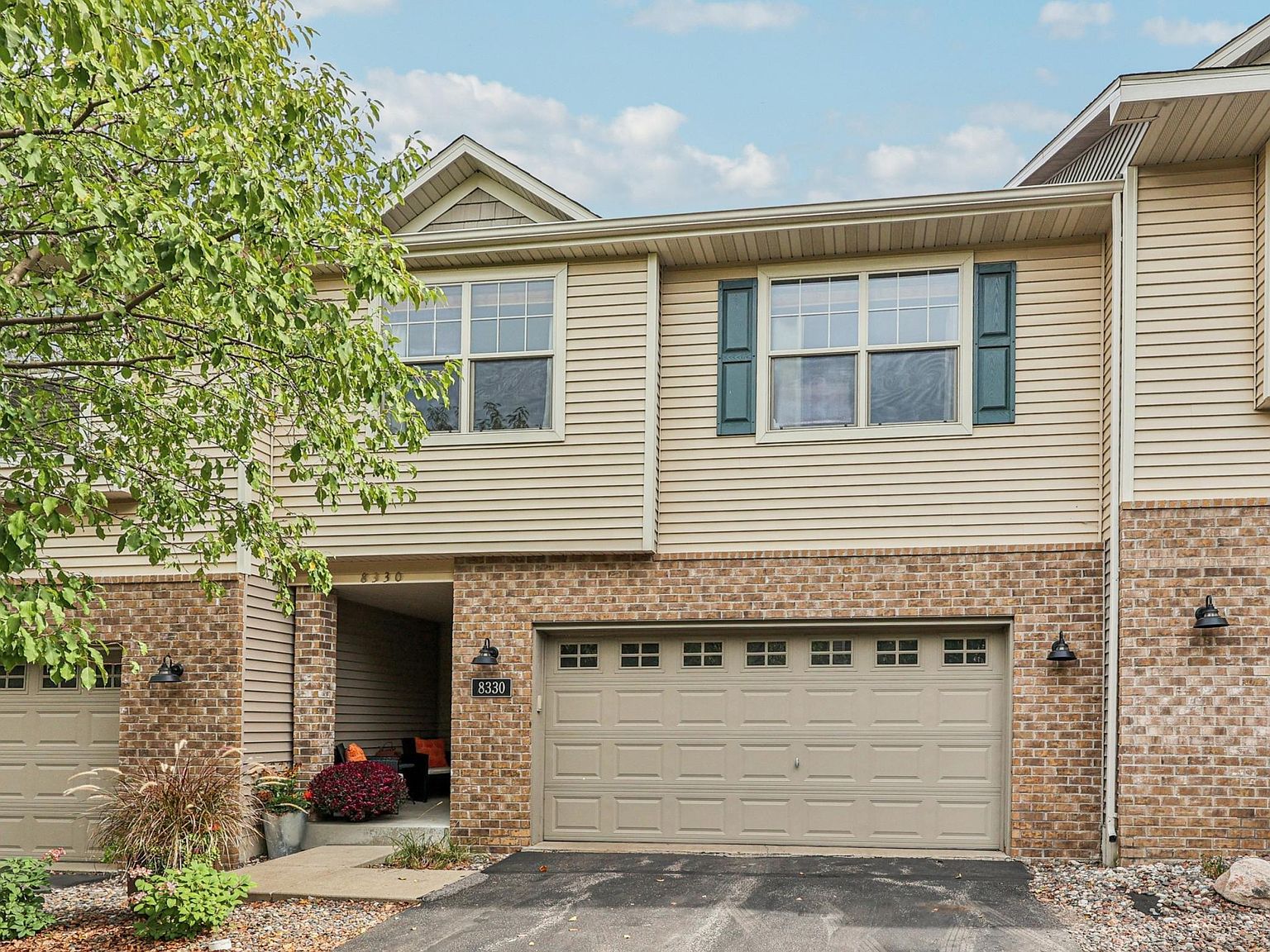 8330 Cedarview Cir